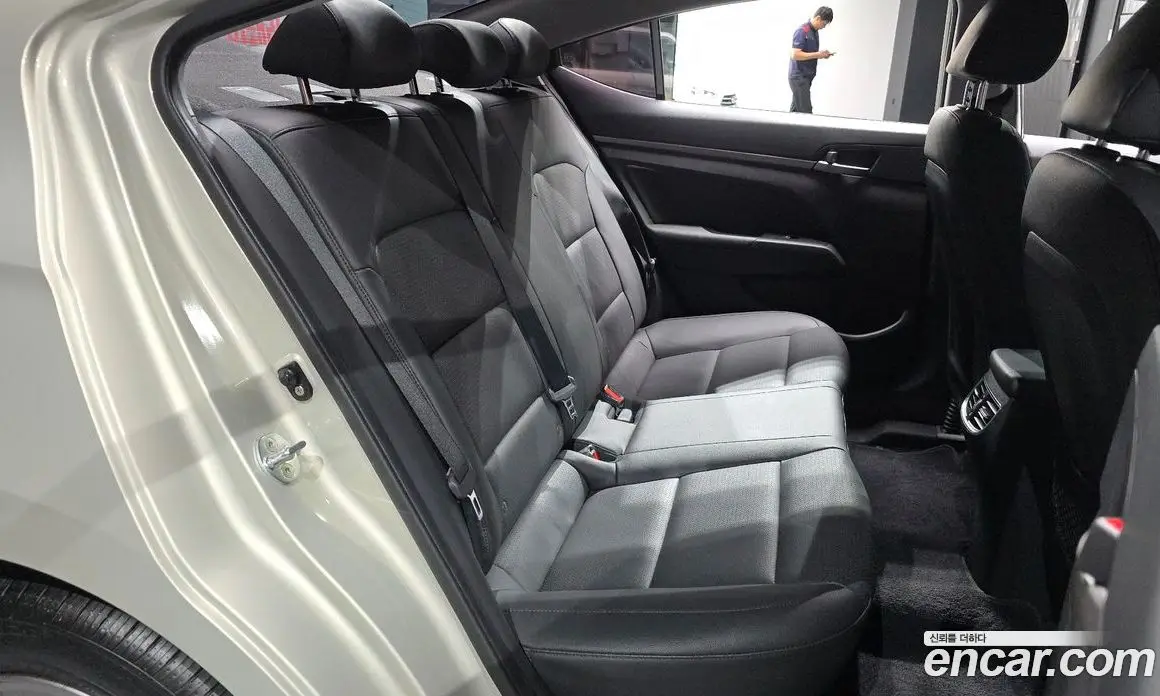 Hyundai Avante 2017 1.6 автомат (гидро), фото 17 Hyundai Avante 2017 1.6 автомат (гидро), фото 17