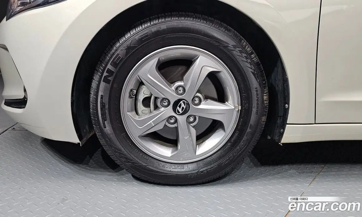 Hyundai Avante 2017 1.6 автомат (гидро), фото 5 Hyundai Avante 2017 1.6 автомат (гидро), фото 5