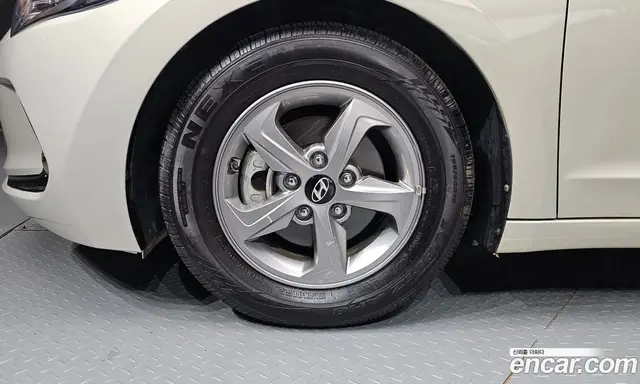 Hyundai Avante 2017 1.6 автомат (гидро), миниатюра 5 Hyundai Avante 2017 1.6 автомат (гидро), миниатюра 5