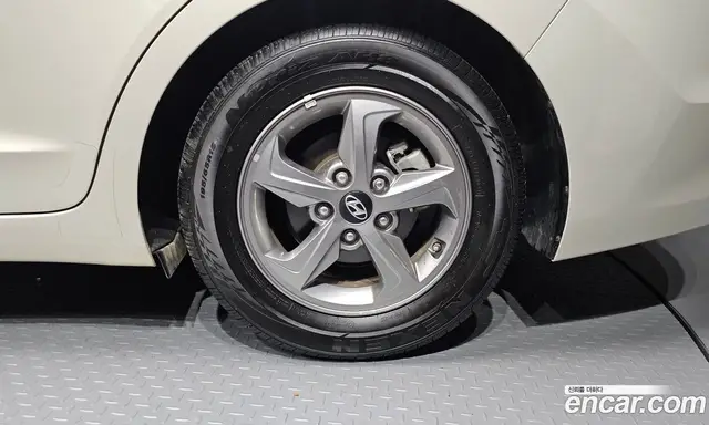 Hyundai Avante 2017 1.6 автомат (гидро), миниатюра 7 Hyundai Avante 2017 1.6 автомат (гидро), миниатюра 7