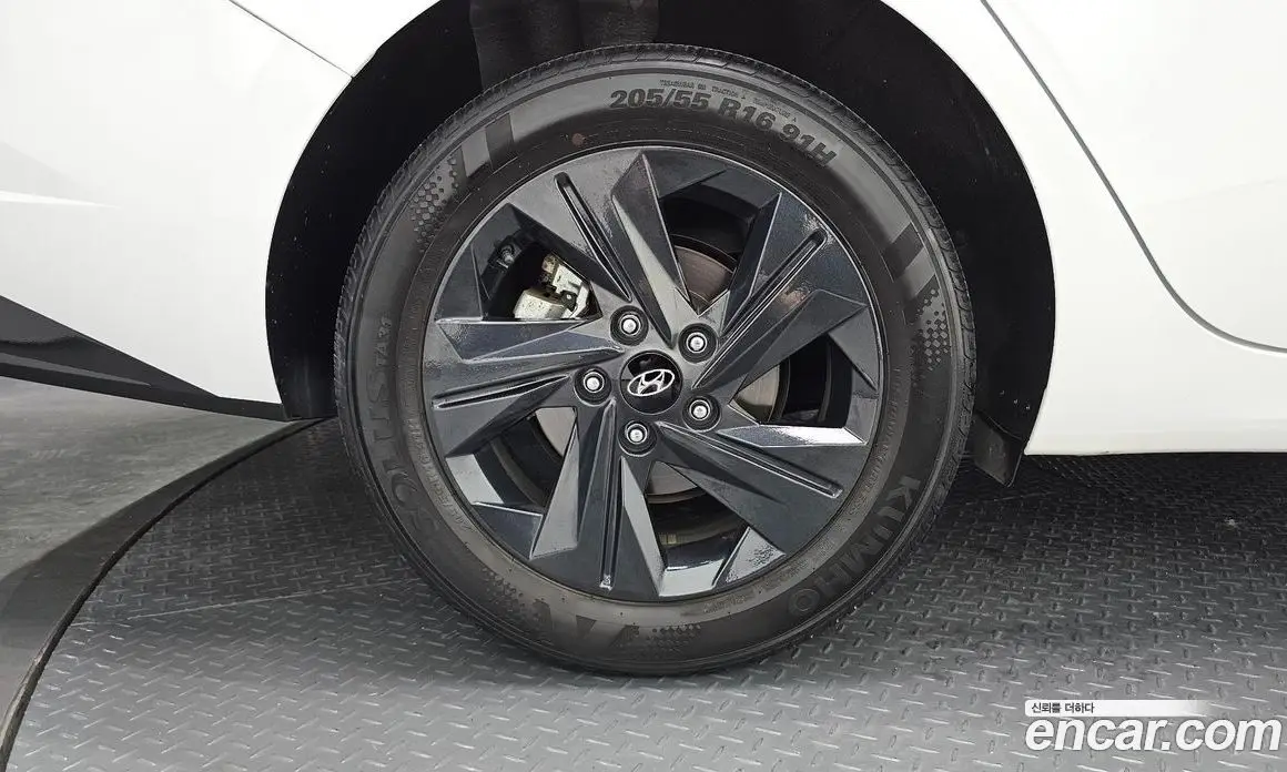 Hyundai Avante 2023 1.6 автомат (гидро), фото 5 Hyundai Avante 2023 1.6 автомат (гидро), фото 5