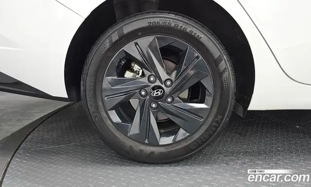 Hyundai Avante 2023 1.6 автомат (гидро), миниатюра 5 Hyundai Avante 2023 1.6 автомат (гидро), миниатюра 5