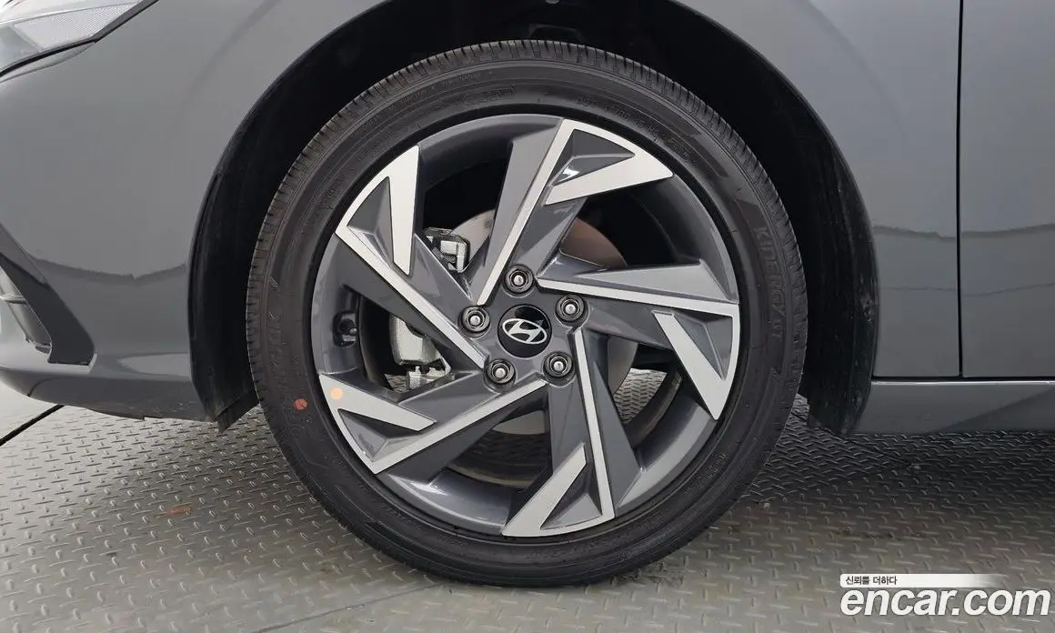 Hyundai Avante 2025 1.6 автомат (гидро), фото 4