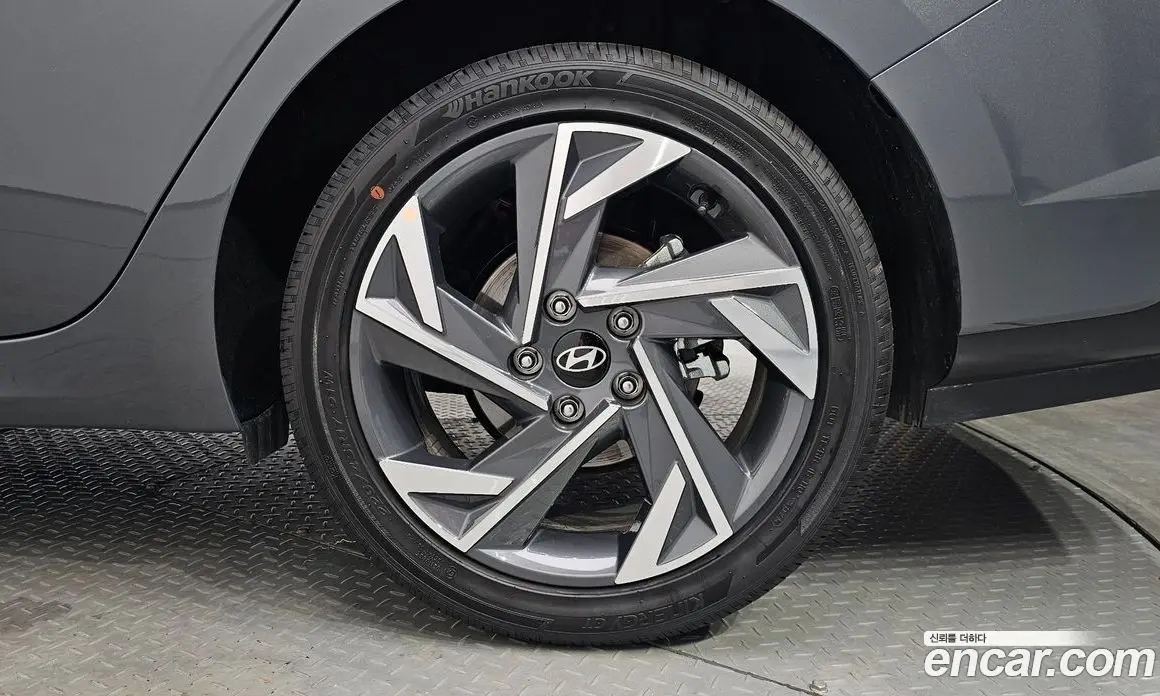 Hyundai Avante 2025 1.6 автомат (гидро), фото 6