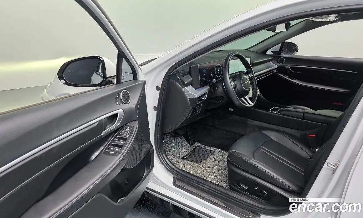 Hyundai Sonata 2024 2.0 автомат (гидро), фото 13