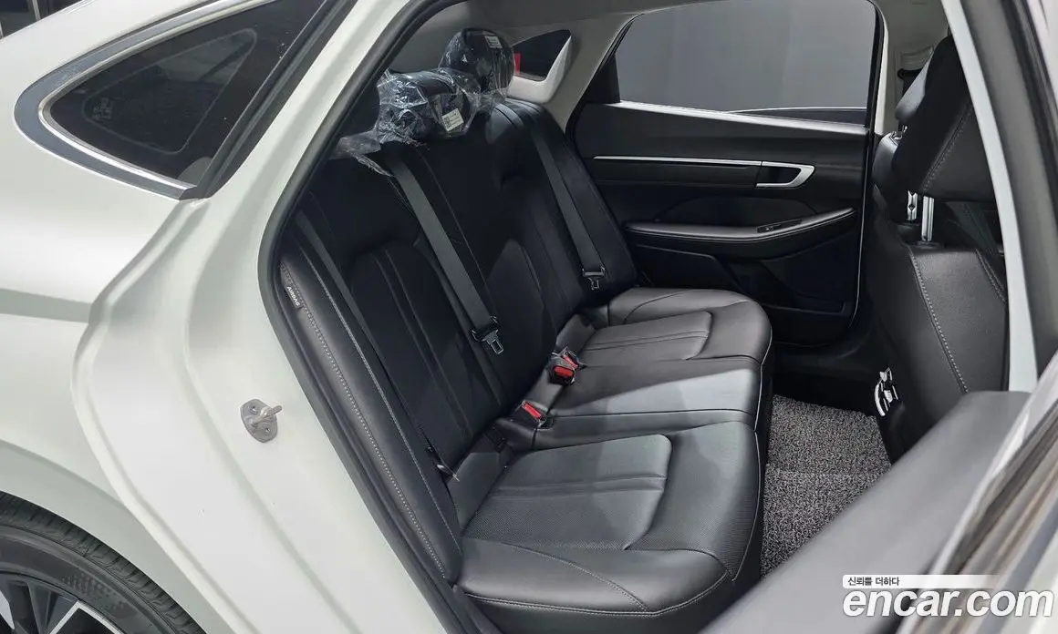 Hyundai Sonata 2024 2.0 автомат (гидро), фото 17