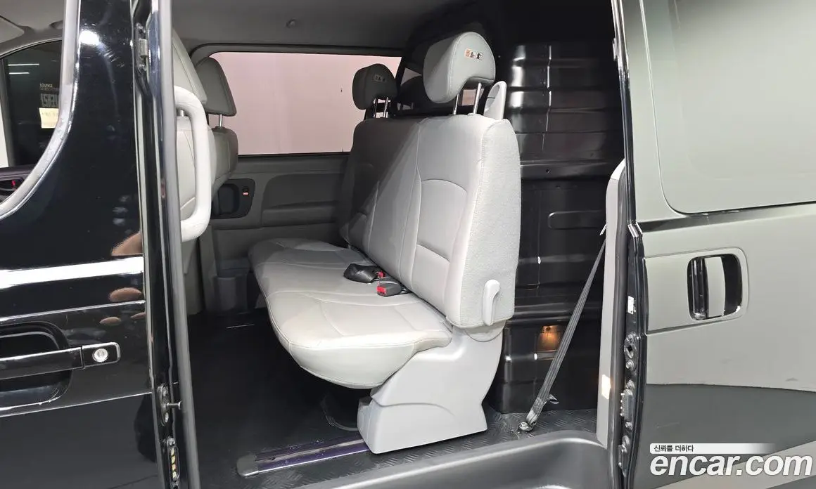 Hyundai Starex 2019 2.5 автомат (гидро), фото 17 Hyundai Starex 2019 2.5 автомат (гидро), фото 17