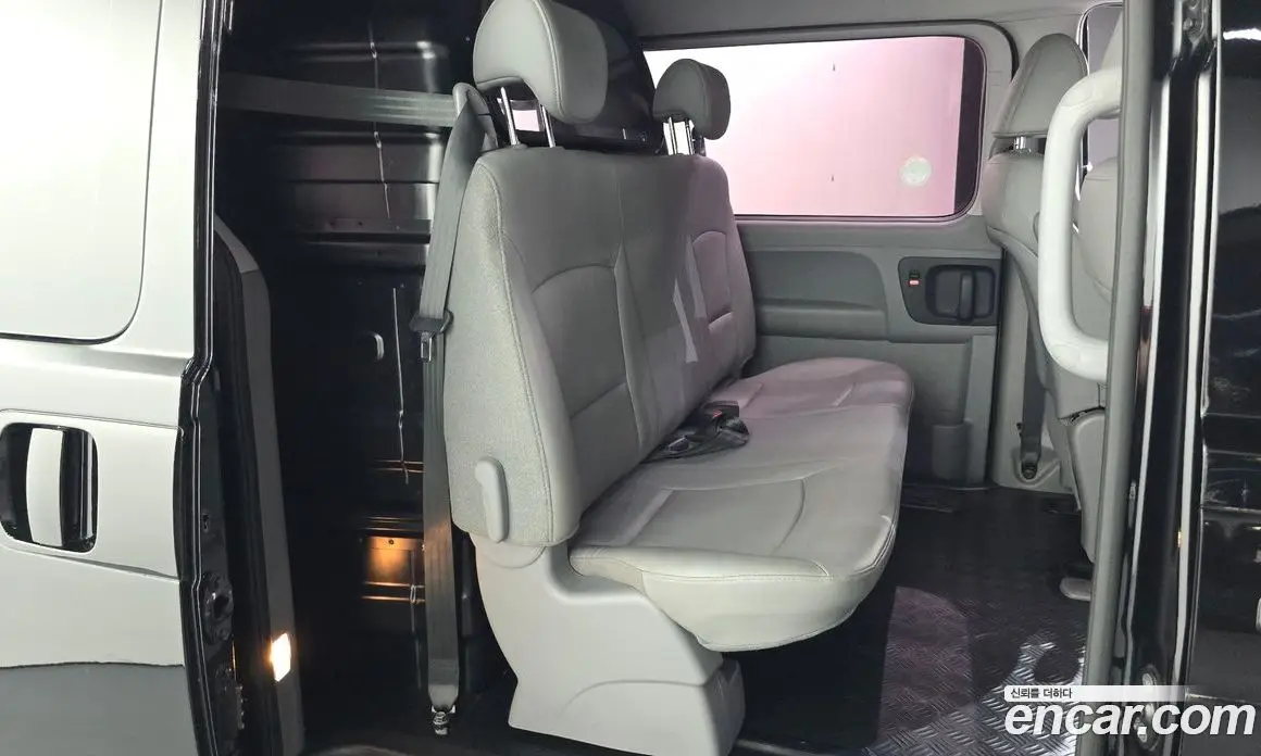Hyundai Starex 2019 2.5 автомат (гидро), фото 18 Hyundai Starex 2019 2.5 автомат (гидро), фото 18