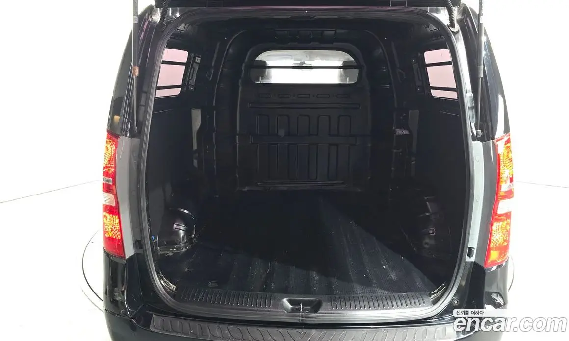Hyundai Starex 2019 2.5 автомат (гидро), фото 23 Hyundai Starex 2019 2.5 автомат (гидро), фото 23