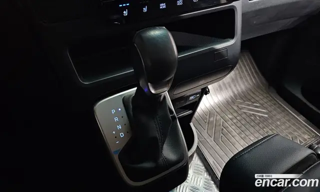 Hyundai Staria 2023 2.2 автомат (гидро), миниатюра 11