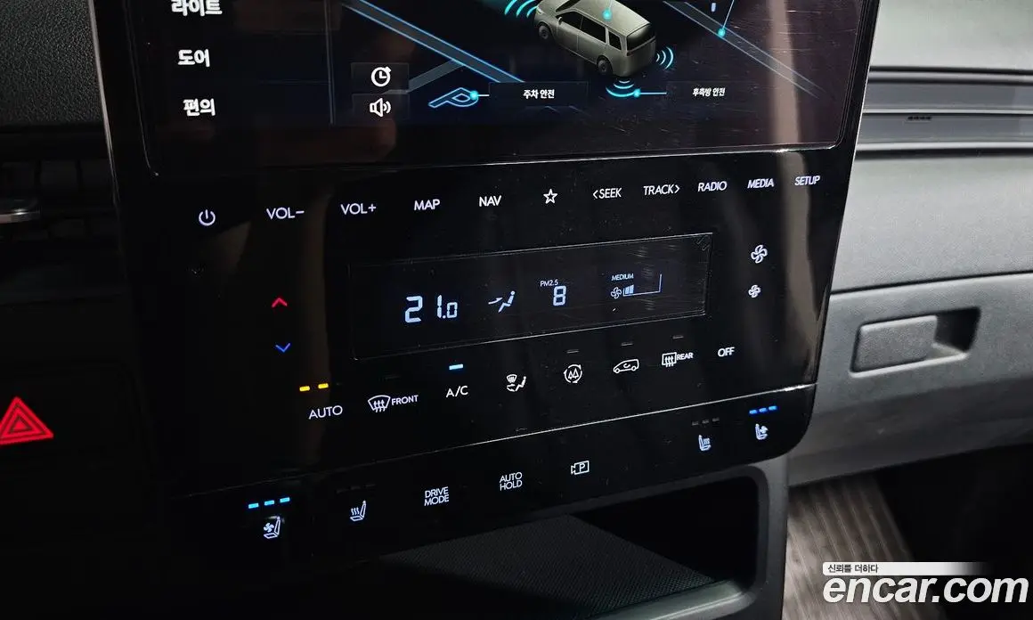 Hyundai Staria 2023 2.2 автомат (гидро), фото 24