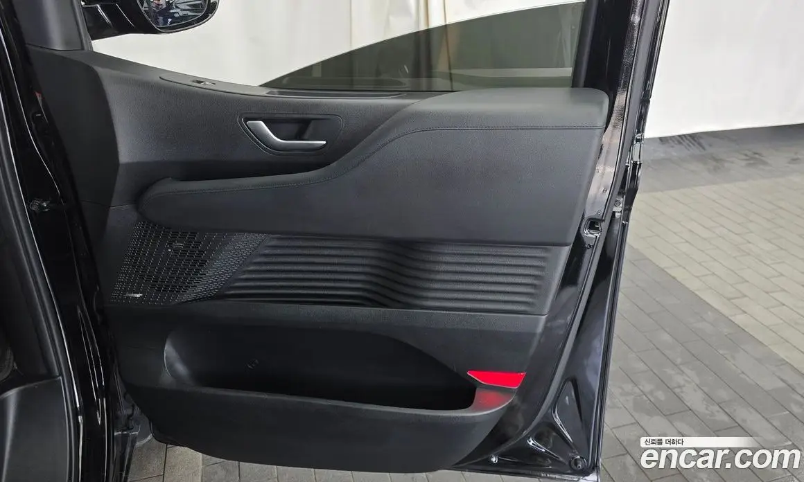 Hyundai Staria 2024 1.6 автомат (гидро), фото 14