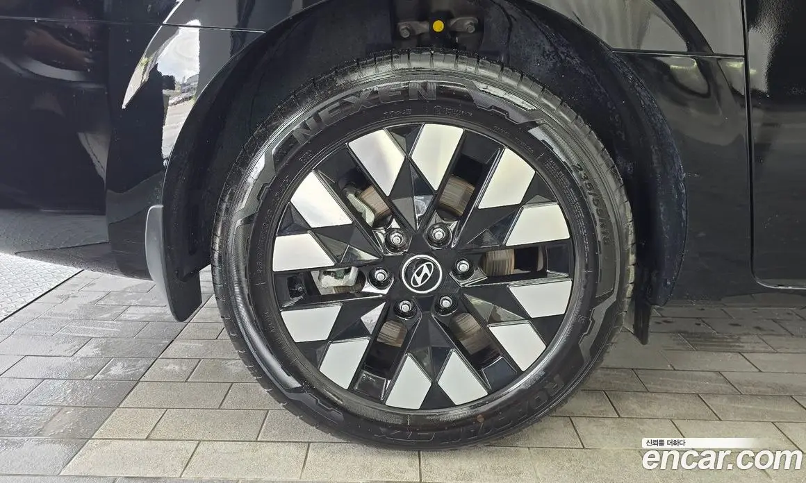 Hyundai Staria 2024 1.6 автомат (гидро), фото 5