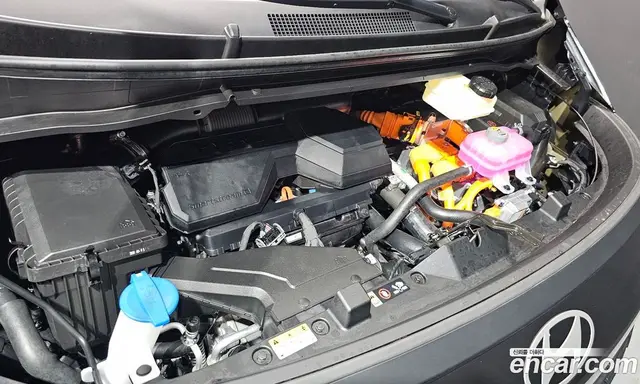Hyundai Staria 2026 1.6 автомат (гидро), миниатюра 6