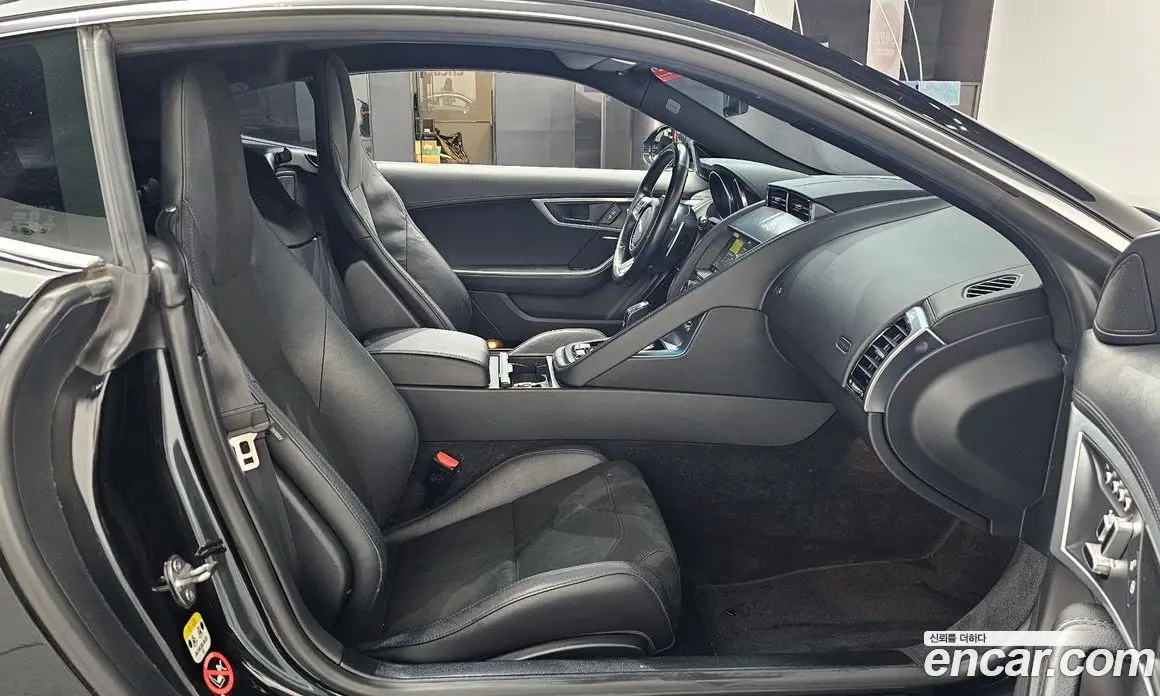 Jaguar F-Type 2018 2.0 автомат (гидро), фото 15