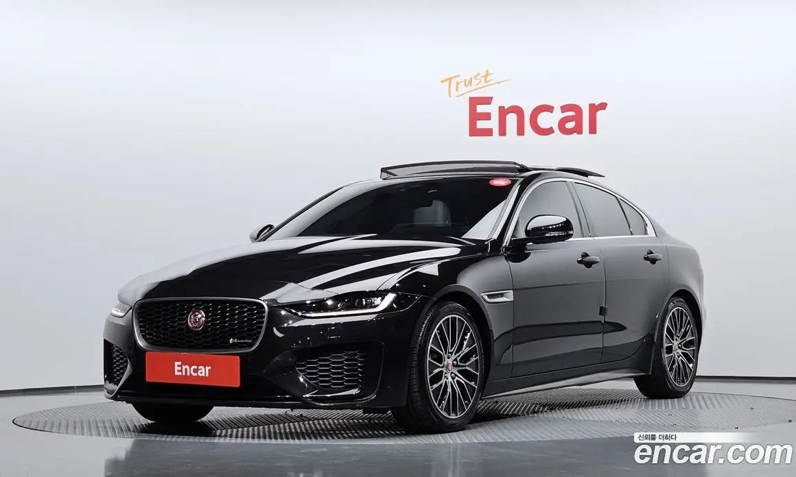 Jaguar XE 2020 2.0 автомат (гидро), фото 2 Jaguar XE 2020 2.0 автомат (гидро), фото 2