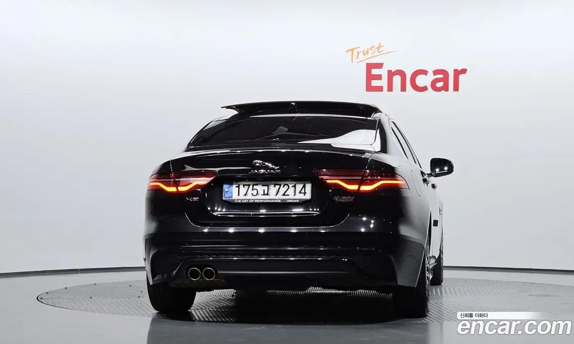 Jaguar XE 2020 2.0 автомат (гидро), фото 5 Jaguar XE 2020 2.0 автомат (гидро), фото 5