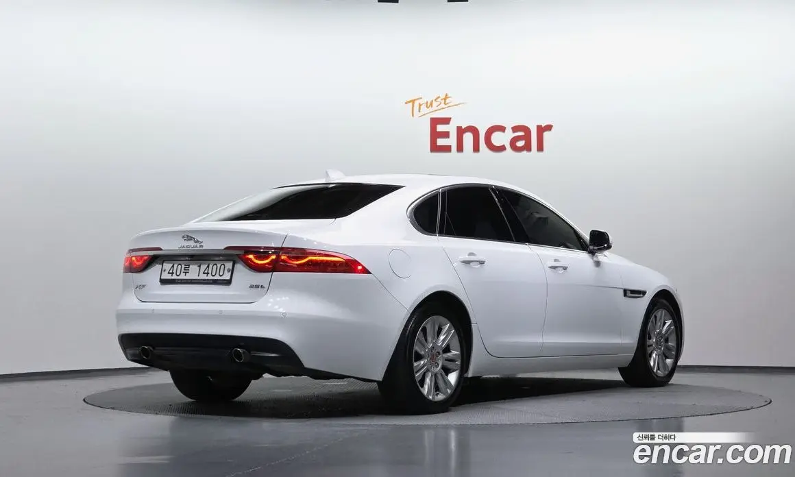 Jaguar XF 2018 2.0 автомат (гидро), фото 2 Jaguar XF 2018 2.0 автомат (гидро), фото 2