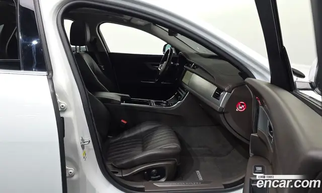 Jaguar XF 2018 2.0 автомат (гидро), миниатюра 11 Jaguar XF 2018 2.0 автомат (гидро), миниатюра 11