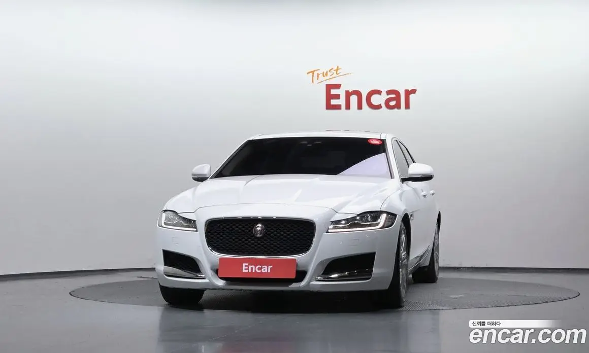 Jaguar XF 2018 2.0 автомат (гидро), фото 3 Jaguar XF 2018 2.0 автомат (гидро), фото 3