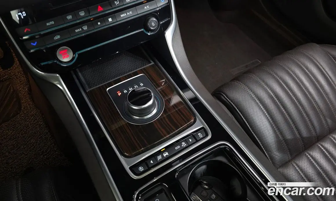 Jaguar XF 2018 2.0 автомат (гидро), фото 9 Jaguar XF 2018 2.0 автомат (гидро), фото 9