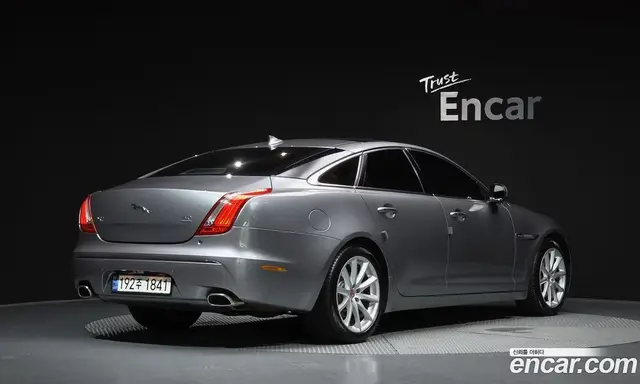 Jaguar XJ 2014 3.0 автомат (гидро), миниатюра 2 Jaguar XJ 2014 3.0 автомат (гидро), миниатюра 2