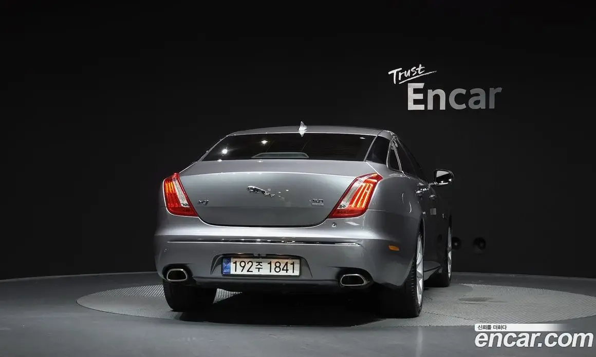 Jaguar XJ 2014 3.0 автомат (гидро), фото 4 Jaguar XJ 2014 3.0 автомат (гидро), фото 4