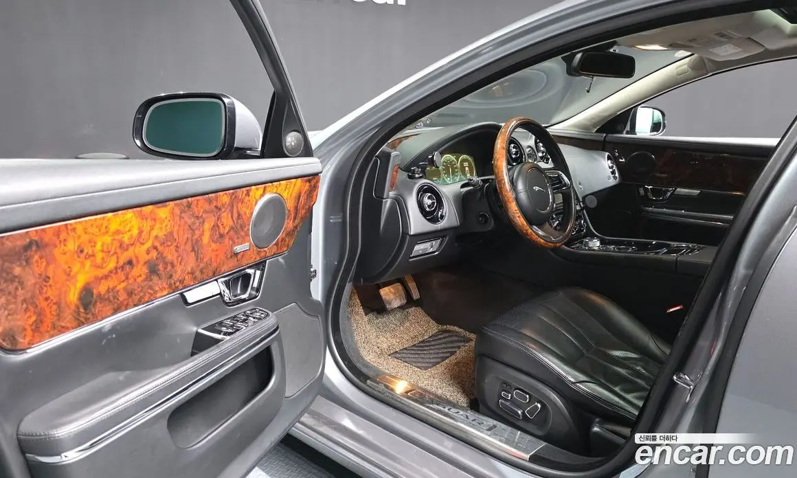 Jaguar XJ 2014 3.0 автомат (гидро), фото 10 Jaguar XJ 2014 3.0 автомат (гидро), фото 10