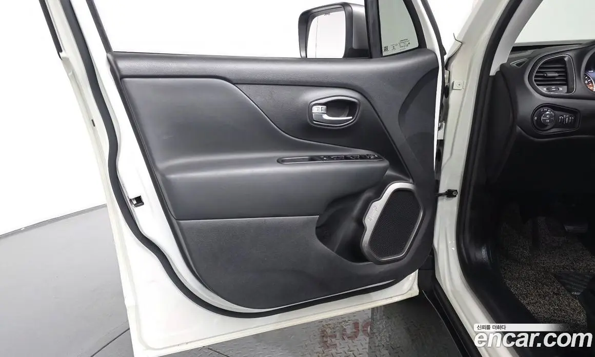 Jeep Renegade 2021 2.4 автомат (гидро), фото 14 Jeep Renegade 2021 2.4 автомат (гидро), фото 14
