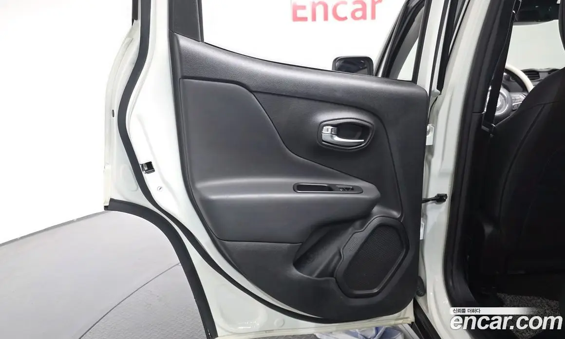 Jeep Renegade 2021 2.4 автомат (гидро), фото 15 Jeep Renegade 2021 2.4 автомат (гидро), фото 15