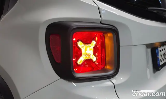 Jeep Renegade 2021 2.4 автомат (гидро), миниатюра 9 Jeep Renegade 2021 2.4 автомат (гидро), миниатюра 9