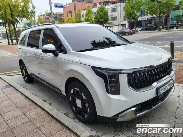 Kia Carnival, 2025, 5 400 км