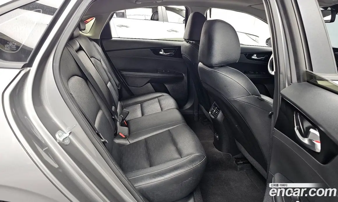 Kia K3 2024 1.6 автомат (гидро), фото 12 Kia K3 2024 1.6 автомат (гидро), фото 12