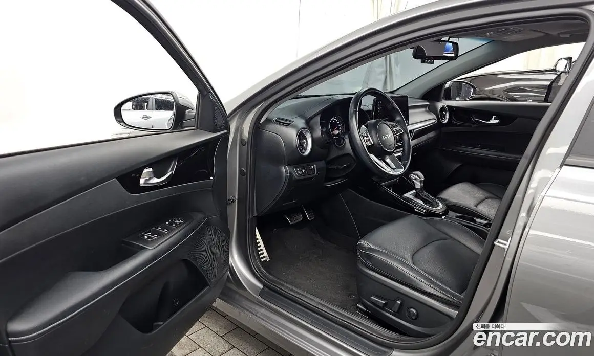 Kia K3 2024 1.6 автомат (гидро), фото 10 Kia K3 2024 1.6 автомат (гидро), фото 10