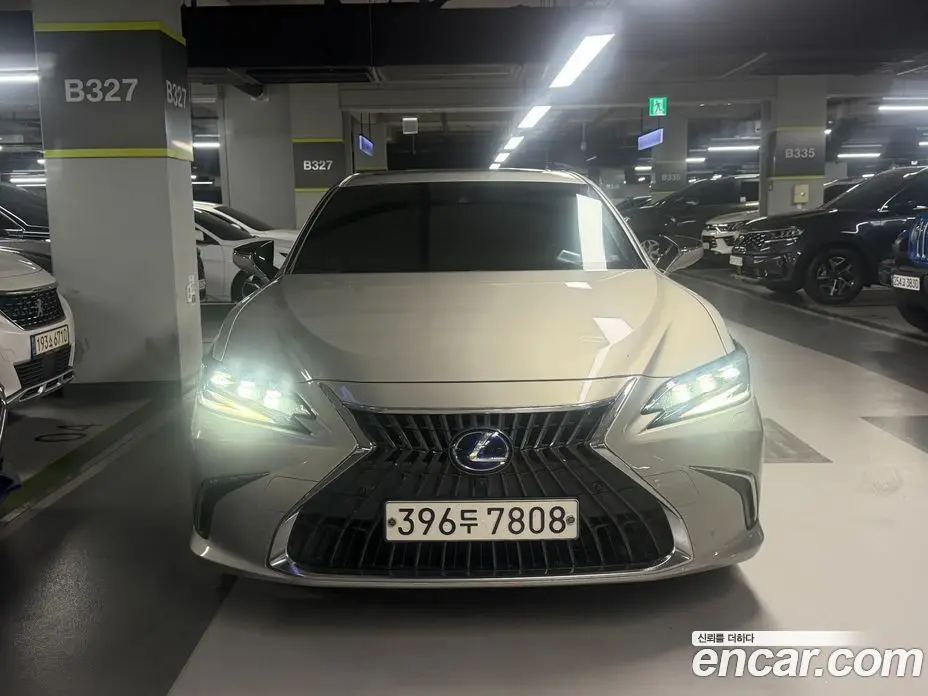 Lexus ES 2021 2.5 автомат (гидро), фото 1 Lexus ES 2021 2.5 автомат (гидро), фото 1