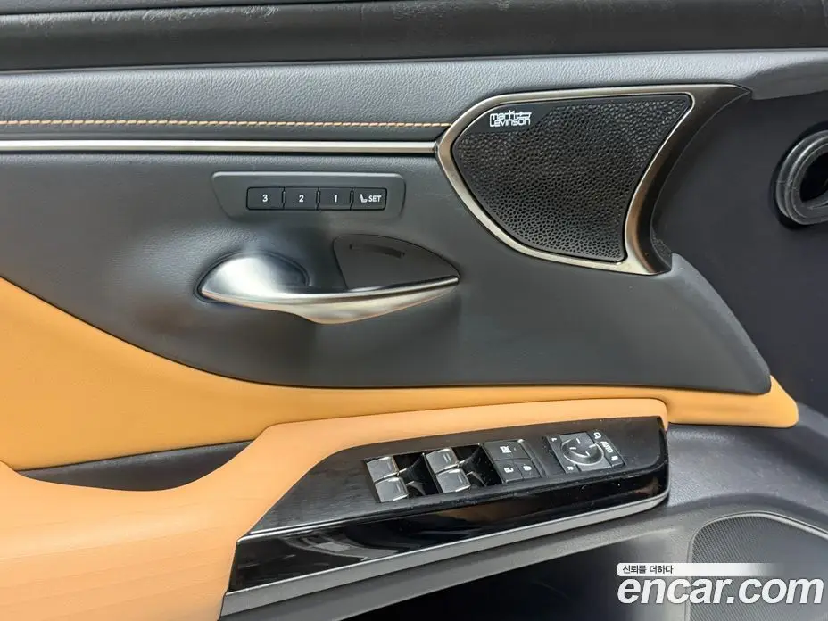 Lexus ES 2021 2.5 автомат (гидро), фото 12 Lexus ES 2021 2.5 автомат (гидро), фото 12