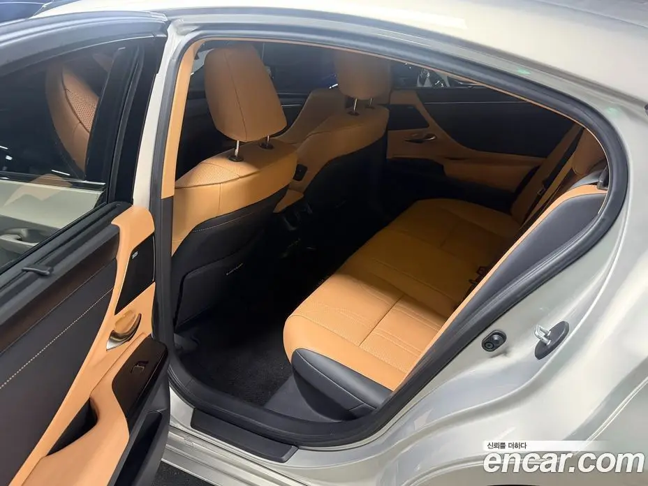 Lexus ES 2021 2.5 автомат (гидро), фото 14 Lexus ES 2021 2.5 автомат (гидро), фото 14