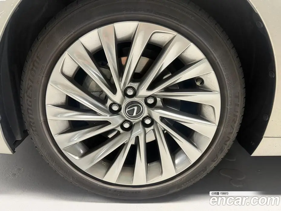 Lexus ES 2021 2.5 автомат (гидро), фото 15 Lexus ES 2021 2.5 автомат (гидро), фото 15