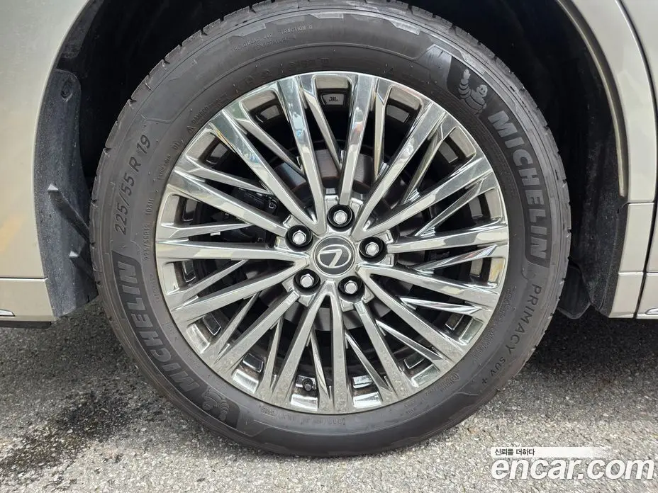 Lexus LM 2025 2.4 автомат (гидро), фото 5 Lexus LM 2025 2.4 автомат (гидро), фото 5