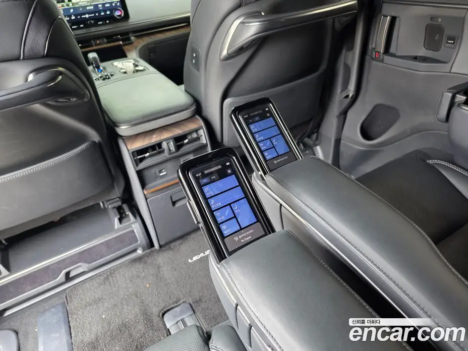 Lexus LM 2025 2.4 автомат (гидро), фото 10 Lexus LM 2025 2.4 автомат (гидро), фото 10