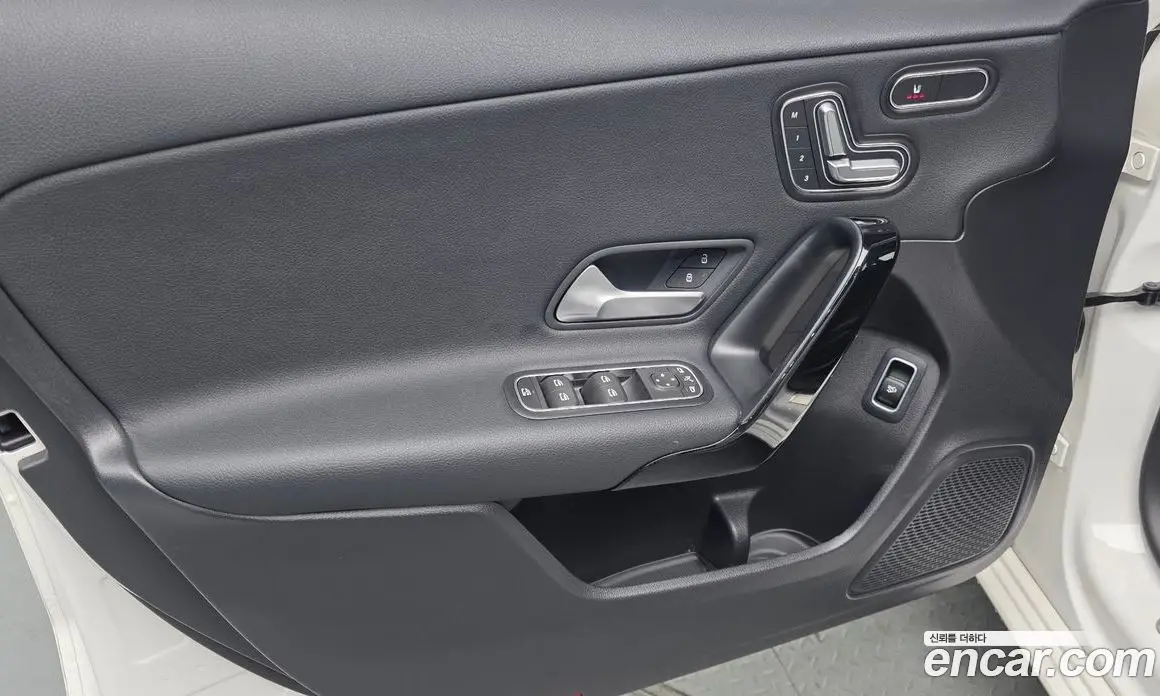 Mercedes-Benz A-Class 2020 2.0 автомат (гидро), фото 14 Mercedes-Benz A-Class 2020 2.0 автомат (гидро), фото 14