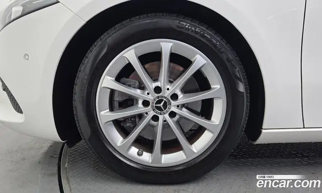 Mercedes-Benz A-Class 2020 2.0 автомат (гидро), миниатюра 5 Mercedes-Benz A-Class 2020 2.0 автомат (гидро), миниатюра 5