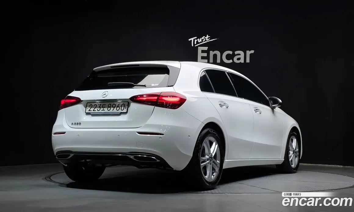 Mercedes-Benz A-Class 2023 2.0 автомат (гидро), фото 2 Mercedes-Benz A-Class 2023 2.0 автомат (гидро), фото 2