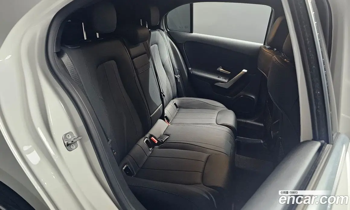 Mercedes-Benz A-Class 2023 2.0 автомат (гидро), фото 17 Mercedes-Benz A-Class 2023 2.0 автомат (гидро), фото 17