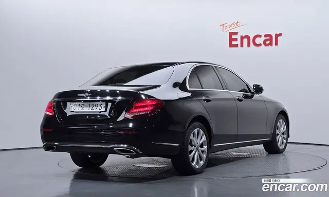 Mercedes-Benz E-Class 2017 2.0 автомат (гидро), миниатюра 2 Mercedes-Benz E-Class 2017 2.0 автомат (гидро), миниатюра 2