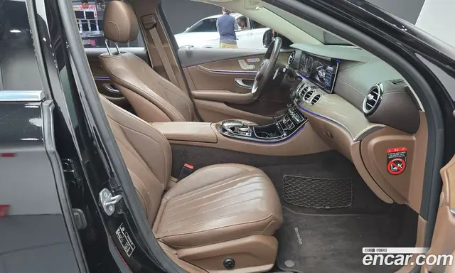 Mercedes-Benz E-Class 2017 2.0 автомат (гидро), миниатюра 11 Mercedes-Benz E-Class 2017 2.0 автомат (гидро), миниатюра 11