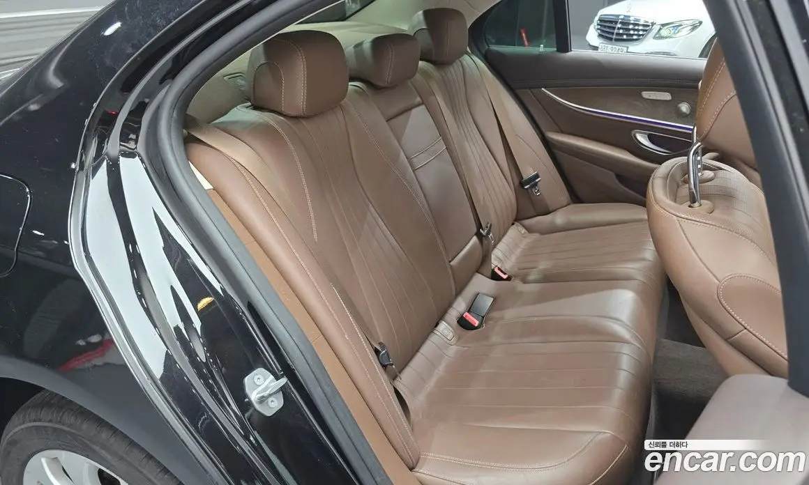 Mercedes-Benz E-Class 2017 2.0 автомат (гидро), фото 12 Mercedes-Benz E-Class 2017 2.0 автомат (гидро), фото 12