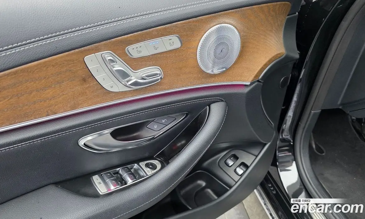 Mercedes-Benz E-Class 2019 2.0 автомат (гидро), фото 32 Mercedes-Benz E-Class 2019 2.0 автомат (гидро), фото 32