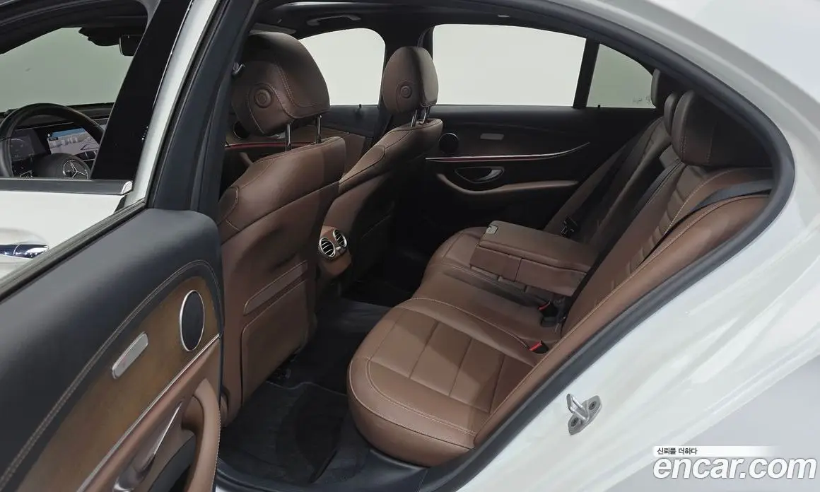 Mercedes-Benz E-Class 2022 2.0 автомат (гидро), фото 12 Mercedes-Benz E-Class 2022 2.0 автомат (гидро), фото 12