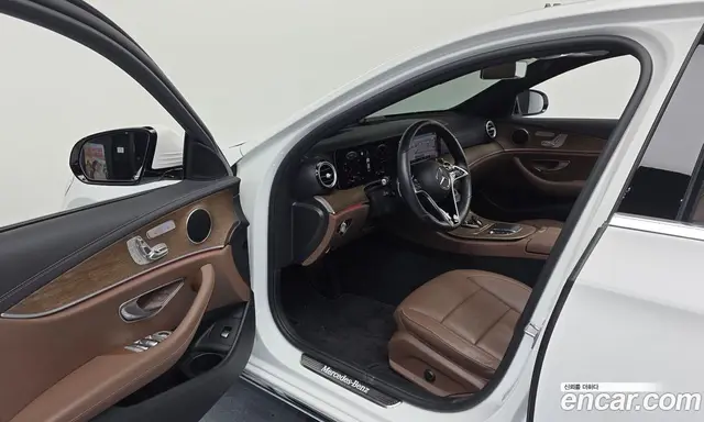 Mercedes-Benz E-Class 2022 2.0 автомат (гидро), миниатюра 10 Mercedes-Benz E-Class 2022 2.0 автомат (гидро), миниатюра 10